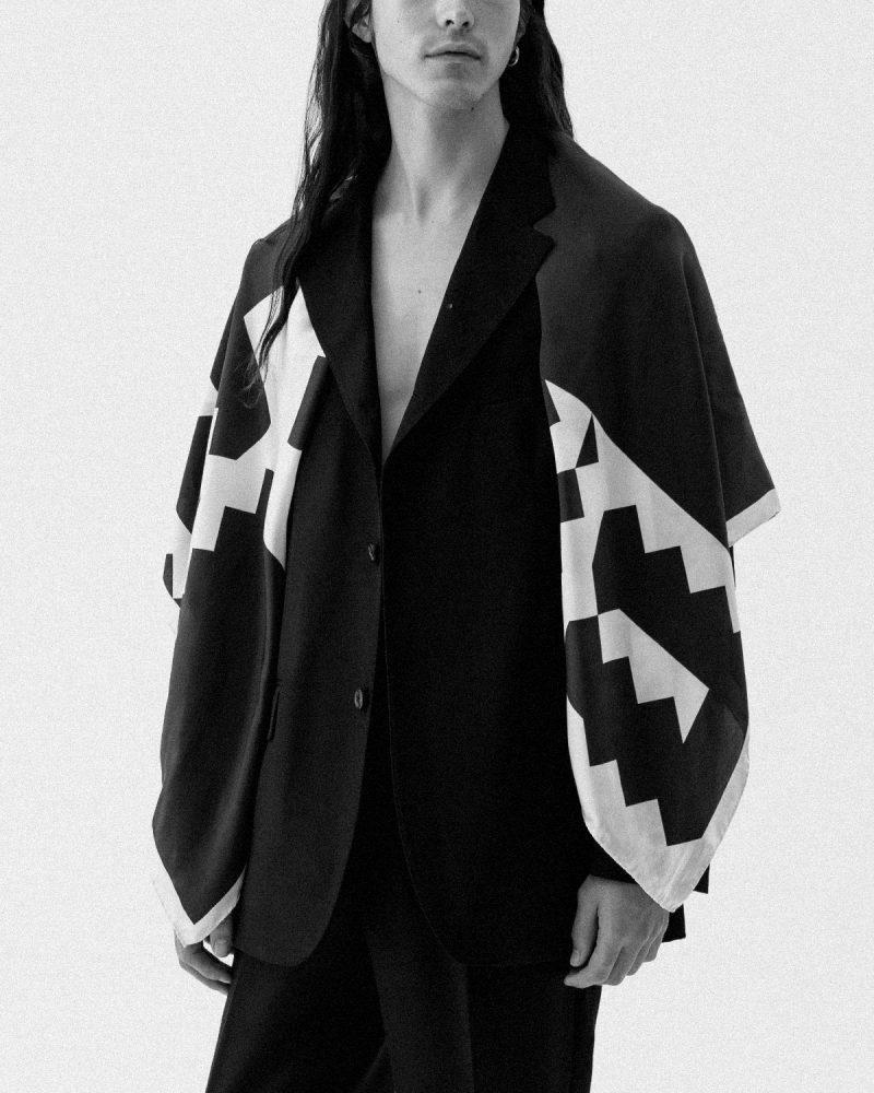 MINI × N-E: 120 × 120 CM SCARF + © GALLO (Fig. 3) © 2025 N-E