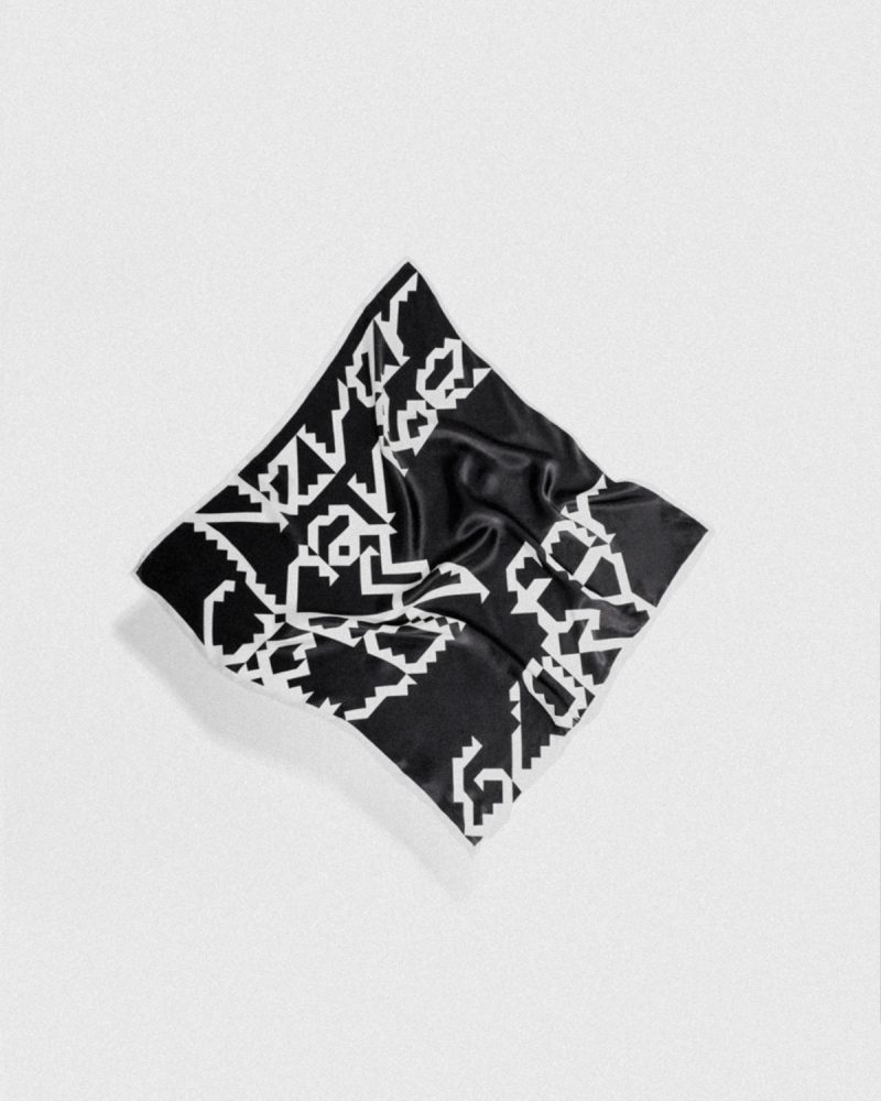 MINI × N-E: 60 × 60 CM SCARF + © GALLO (Fig. 1) © 2025 N-E
