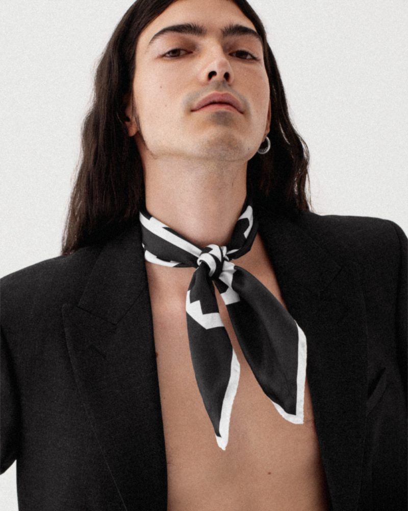 MINI × N-E: 60 × 60 CM SCARF + © GALLO (Fig. 2) © 2025 N-E
