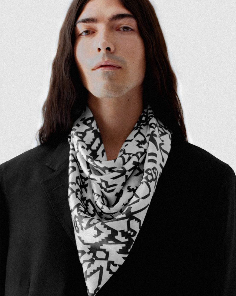 MINI × N-E: 90 × 90 CM SCARF + © GALLO (Fig. 4) © 2025 N-E